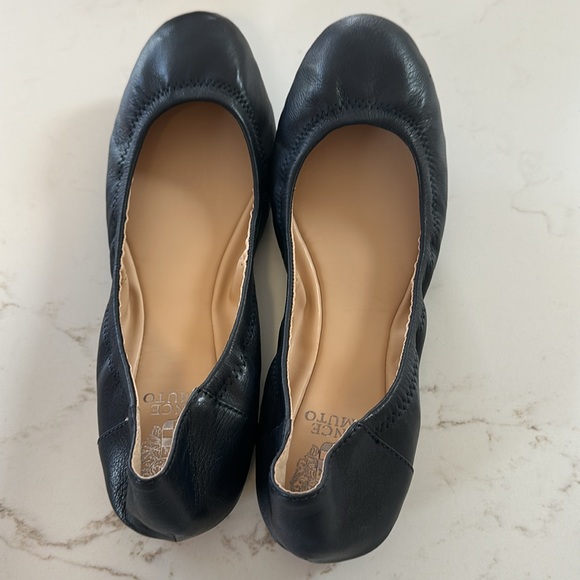 New Women’s Leather Navy Flats Vince Camuto Size 9 - Picture 6 of 6